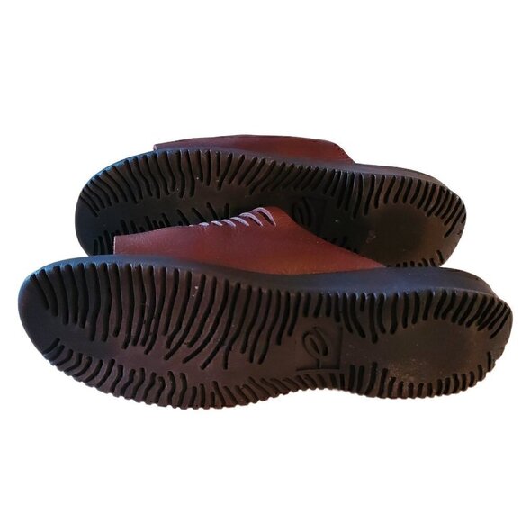 Easy Spirit Brown Leather Sandals, Womans Brown Slip-on Sandals - Picture 4 of 4